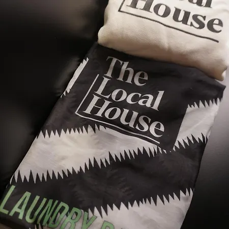 Hotell The Local House *
